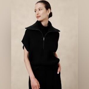 4 / $25 🖤 Banana Republic Zip-Neck Sweater 🖤 - Medium